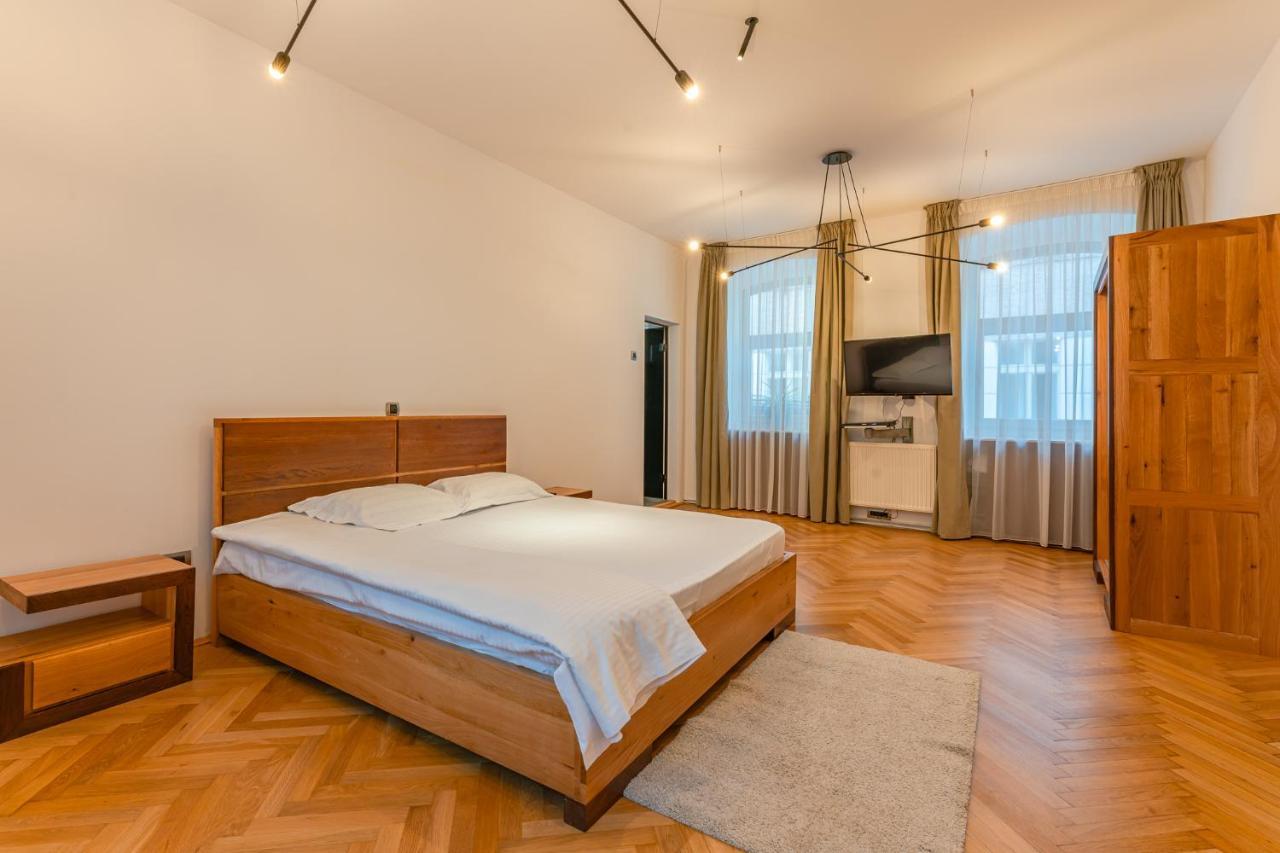 Premium Suites Postavarului Brasov Ngoại thất bức ảnh