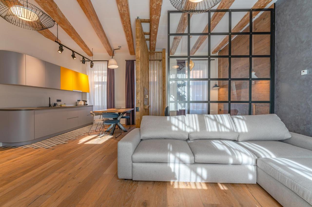 Premium Suites Postavarului Brasov Ngoại thất bức ảnh